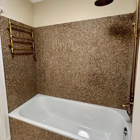 Boutique Luxury Center Apartment