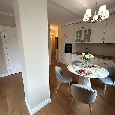Boutique Luxury Center Apartment