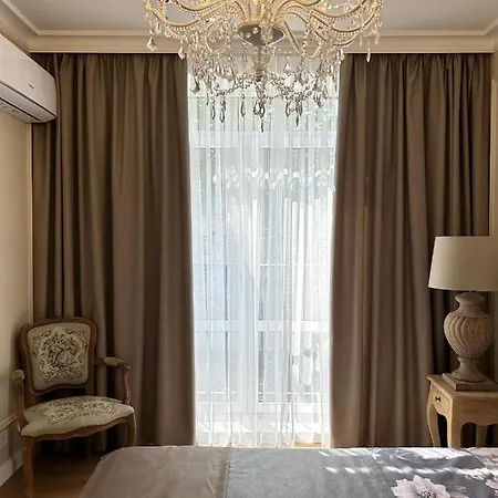 Boutique Luxury Center